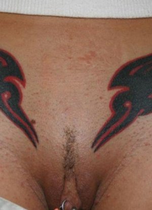 Татуированная пизда близкий ракурс картинка 24