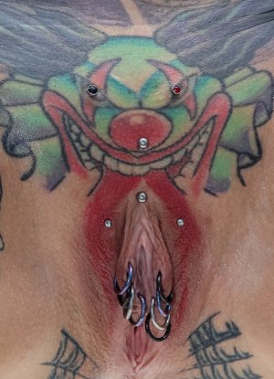 Татуированная пизда близкий ракурс картинка 35